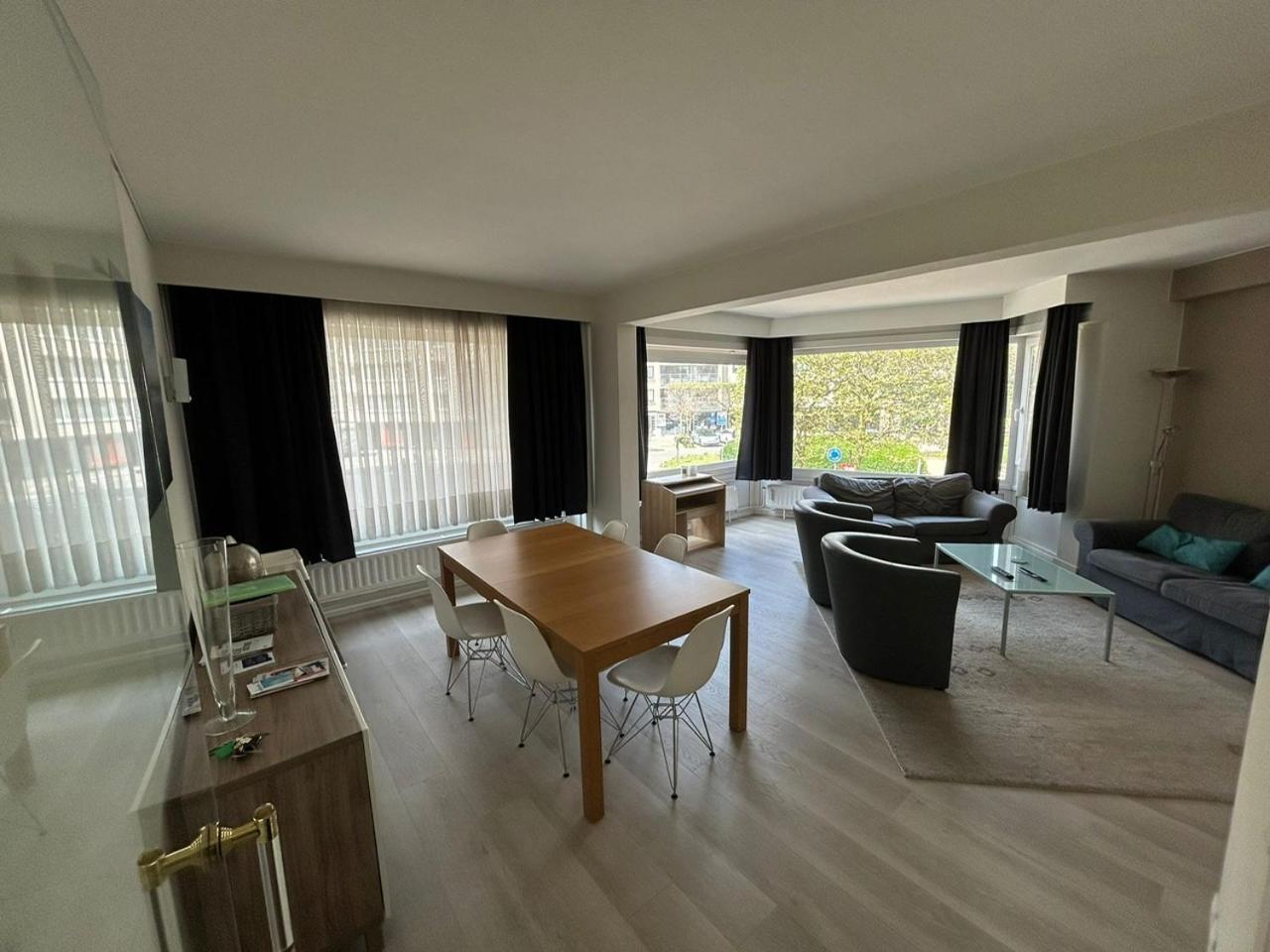 3 Bedroom Nearby The Sea Appartement Ostende
