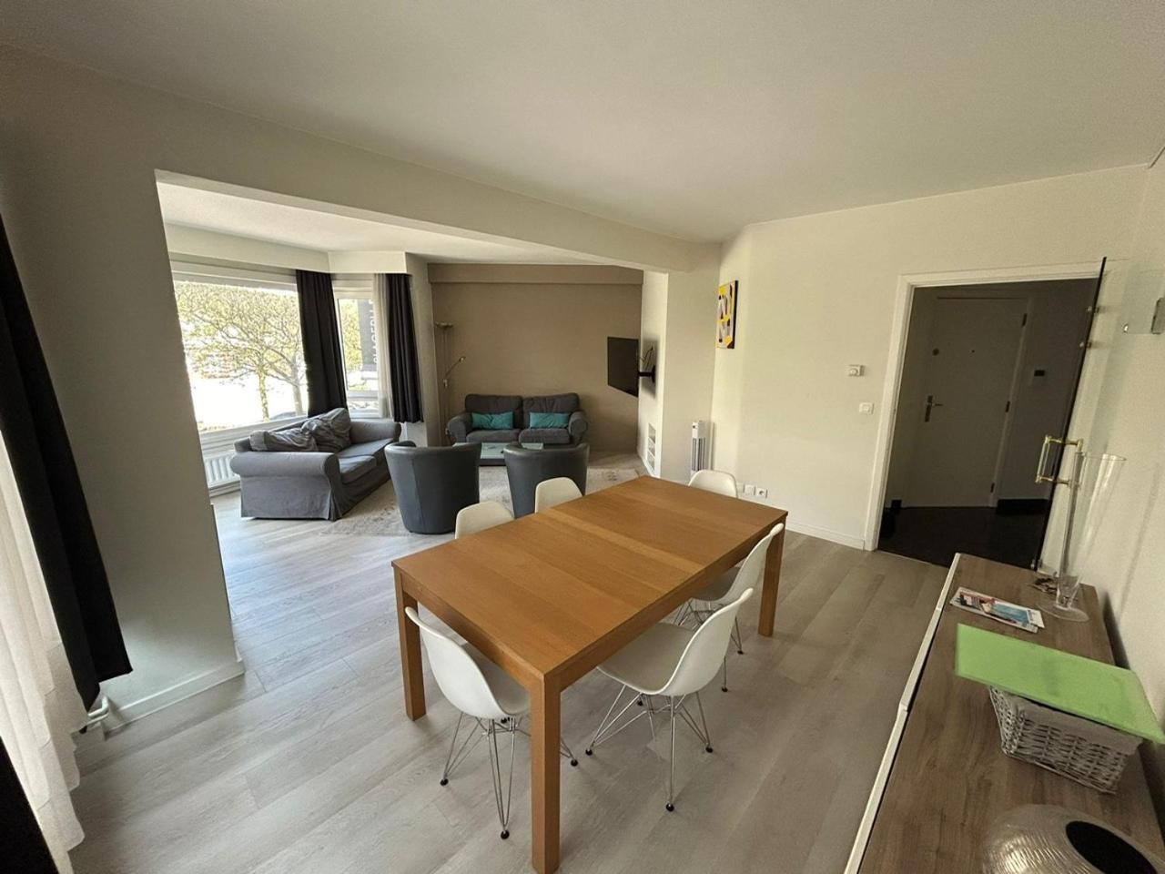 3 Bedroom Nearby The Sea Ostende